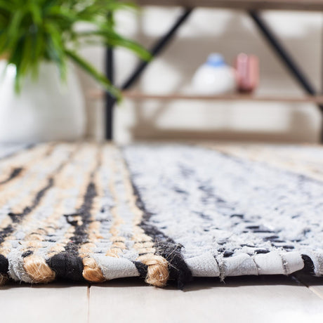 Safavieh Vintage Leather Vtl601G Silver/Natural Rugs.
