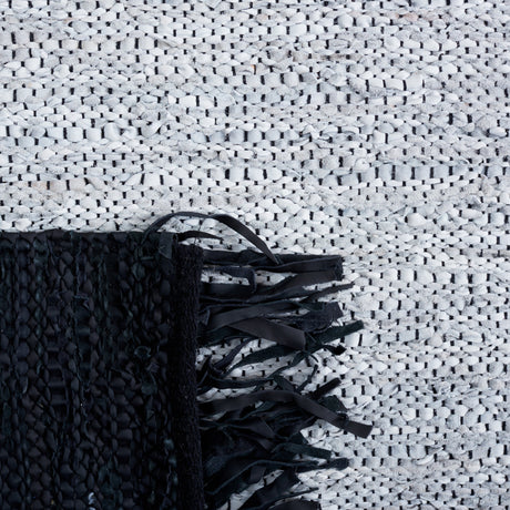 Safavieh Vintage Leather Vtl701A Ivory/Black Rug.