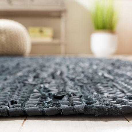 Safavieh Vintage Leather Vtl702Z Black/Beige Rug.