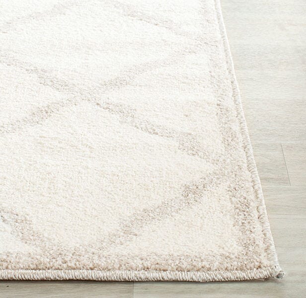 Safavieh Amherst Amt421E Beige / Light Grey Geometric Area Rug