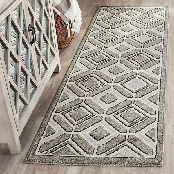 Safavieh Amherst Amt433C Grey / Light Grey Geometric Area Rug