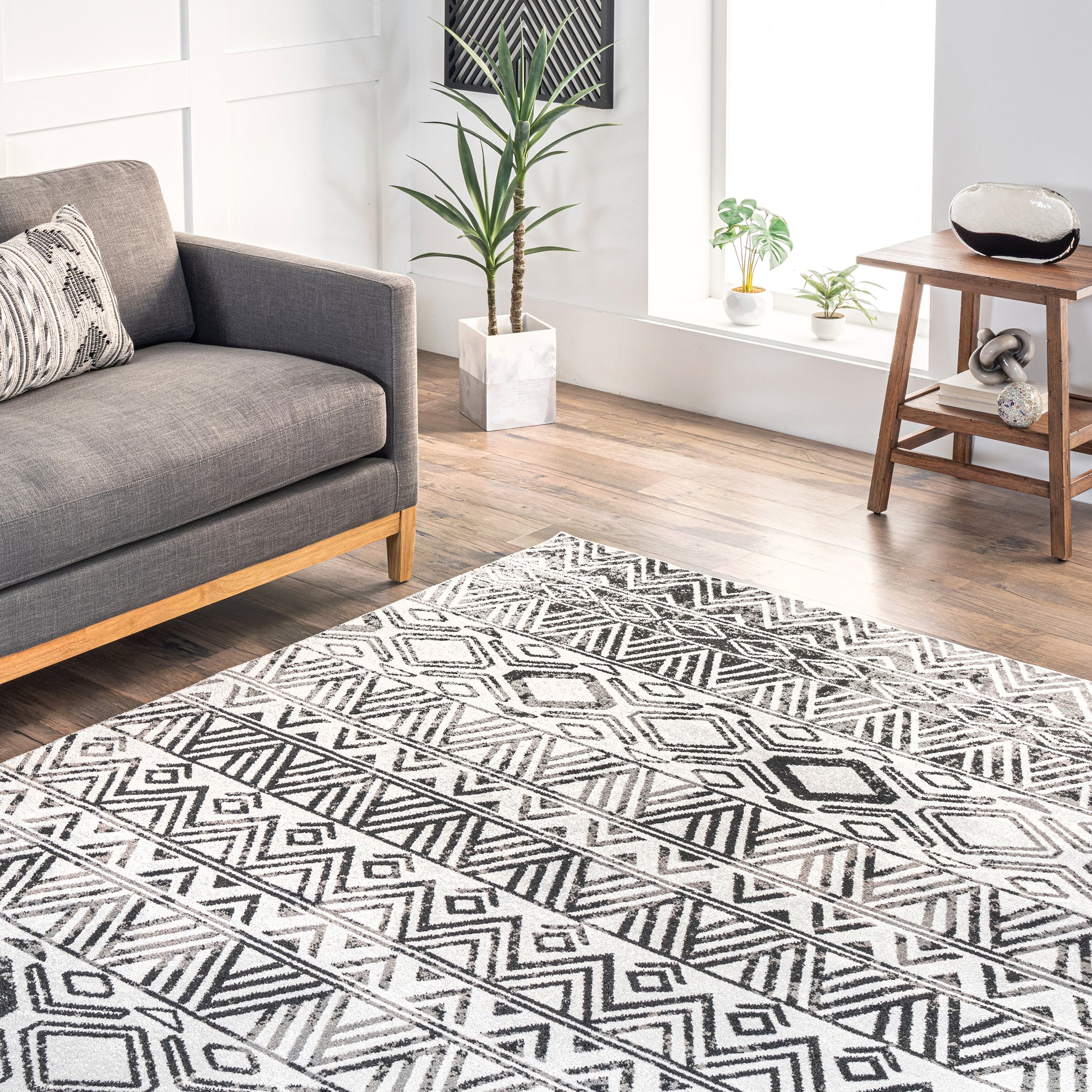 AreaRugs.com Wavaj Nwa1274B Gray Area Rug