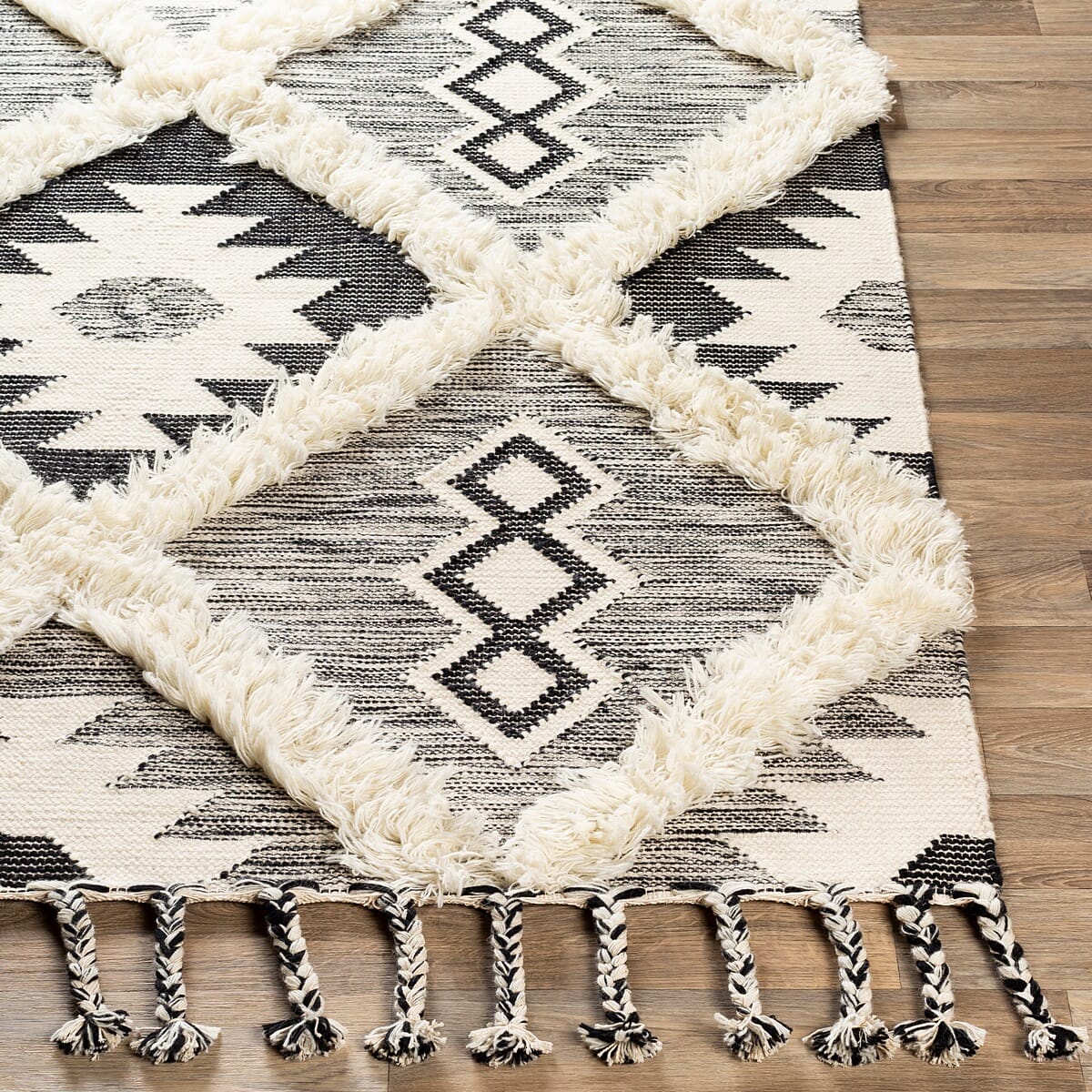 Surya Apache Apa-2303 Black, Cream Southwestern Area Rug