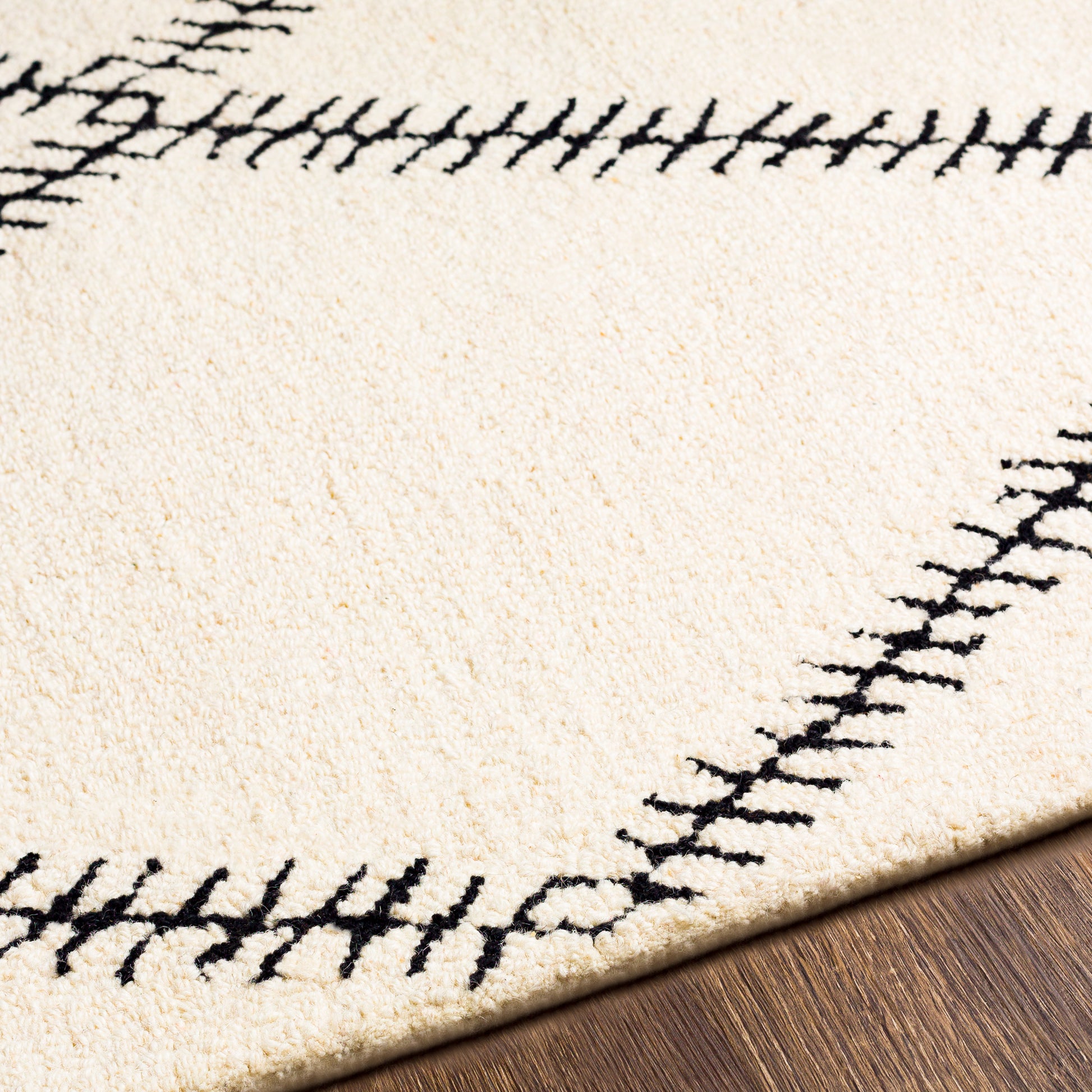 Surya Arsenal Arl-2302 Cream, Black Area Rug