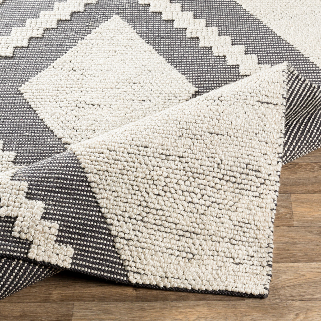 Surya Azalea Aza-2300 Charcoal, Ivory Rugs.