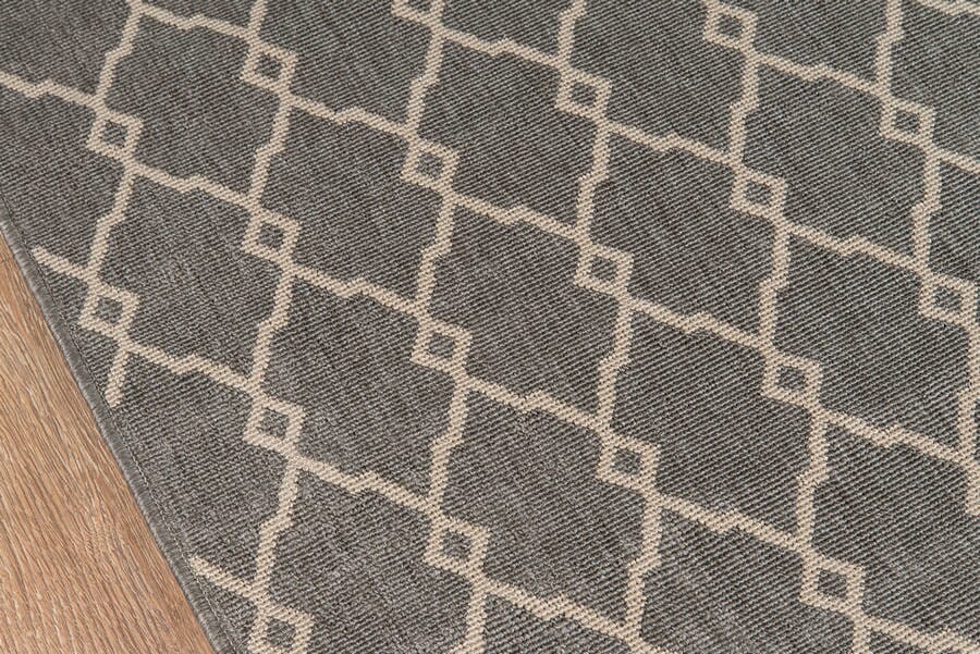 Momeni Baja Baj-2 Grey Geometric Area Rug