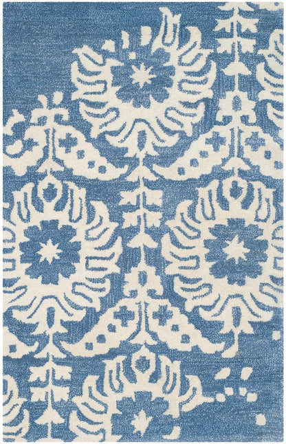 Safavieh Bella Bel125C Light Blue / Ivory Damask Area Rug