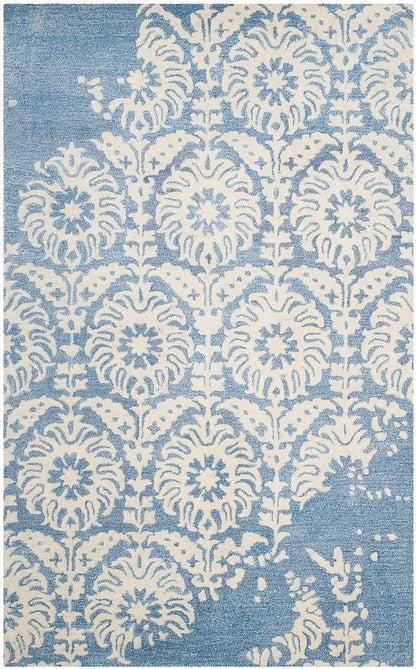 Safavieh Bella Bel125C Light Blue / Ivory Damask Area Rug