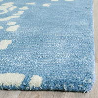 Safavieh Bella Bel125C Light Blue / Ivory Damask Area Rug