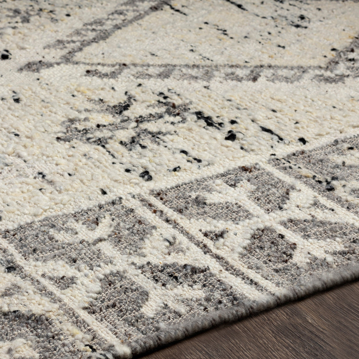 Surya Bremen Ben-2304 Cream, Medium Gray, Charcoal, Black Rugs.