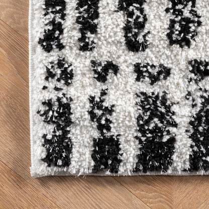 Nuloom Zoey Stripe Cozy Nzo1920A Black And White Area Rug