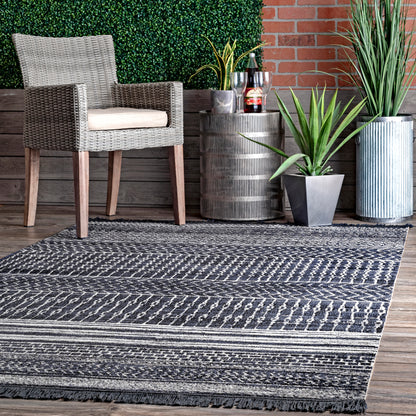 Nuloom Saige Trellis Nsa1489A Black Area Rug