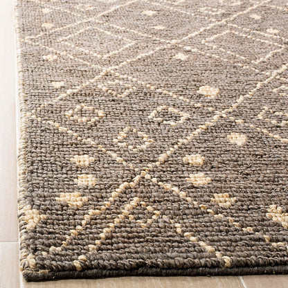 Safavieh Bohemian Boh705F Grey / White Moroccan Area Rug