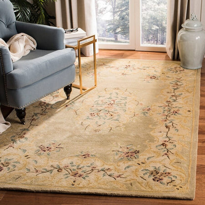 Safavieh Bergama Brg166B Light Green / Beige Area Rug