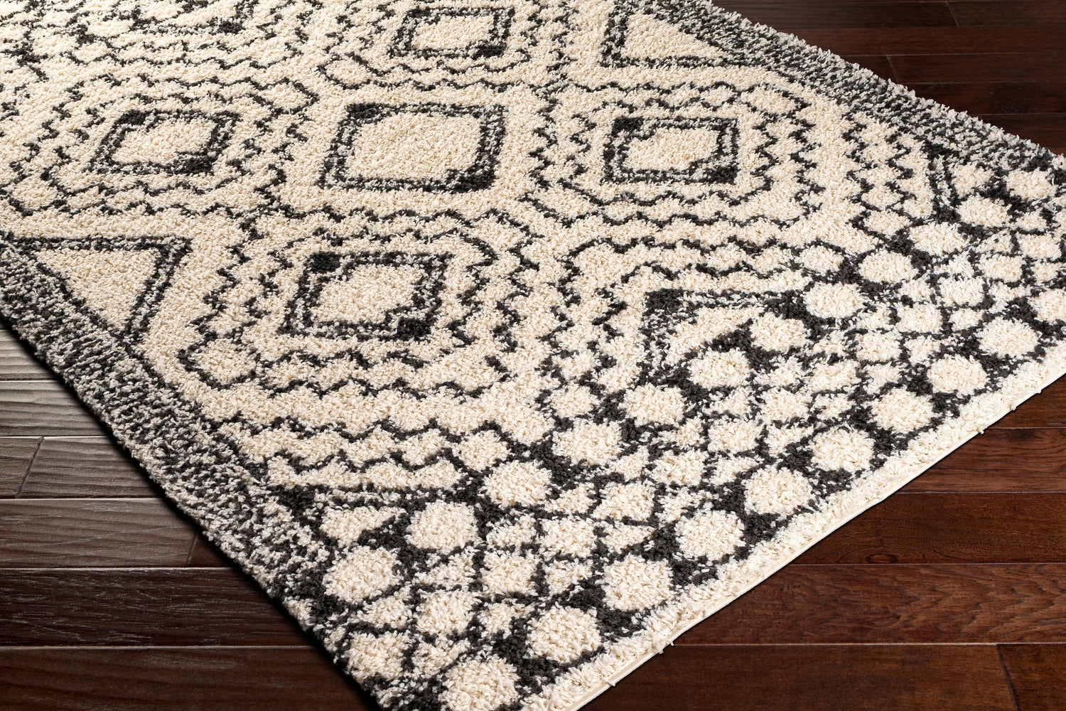 Surya Beni Shag Bsh-2300 Charcoal, Cream Rugs.