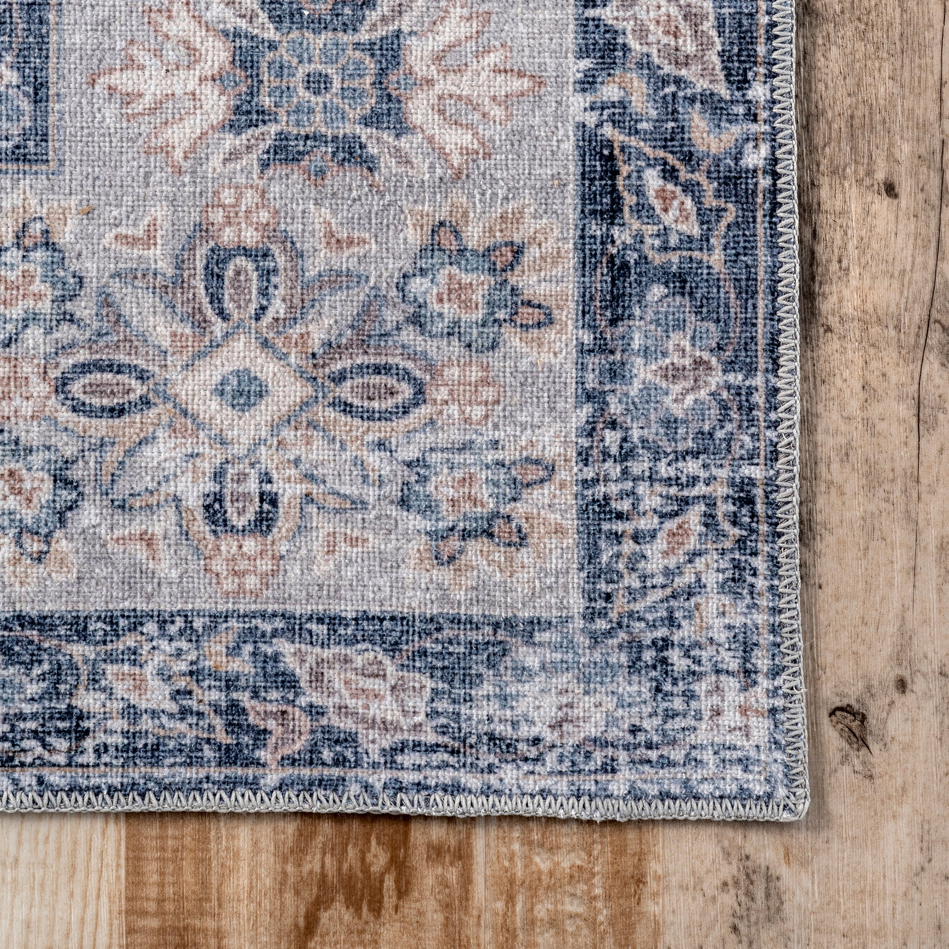 AreaRugs.com Wavaj Nwa1066B Blue Area Rug