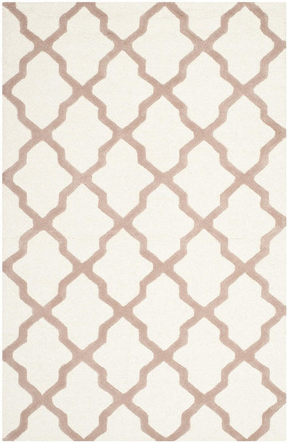 Safavieh Cambridge Cam121P Ivory / Beige Geometric Area Rug