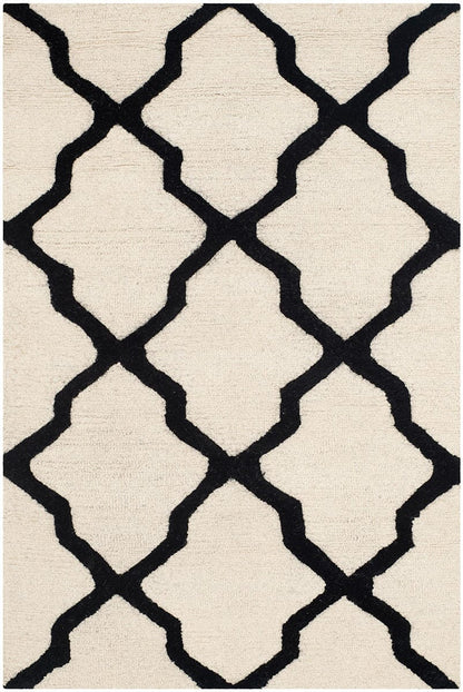 Safavieh Cambridge Cam121W Ivory / Black Geometric Area Rug