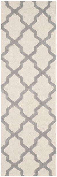 Safavieh Cambridge Cam121Y Ivory / Silver Geometric Area Rug