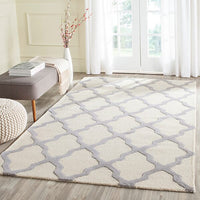 Safavieh Cambridge Cam121Y Ivory / Silver Geometric Area Rug