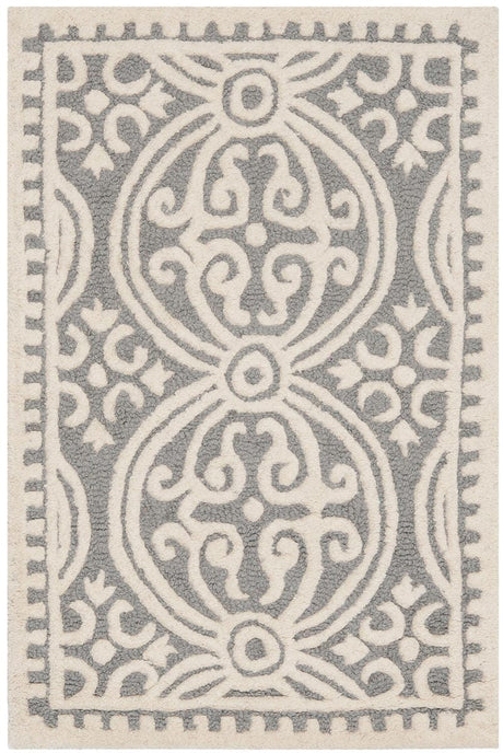 Safavieh Cambridge Cam123D Silver / Ivory Rugs.