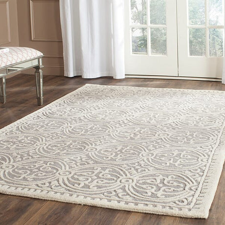 Safavieh Cambridge Cam123D Silver / Ivory Rugs.