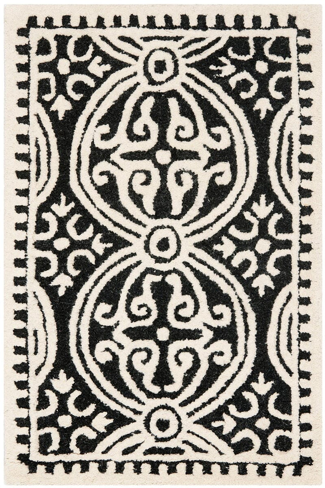 Safavieh Cambridge Cam123E Black / Ivory Damask Area Rug