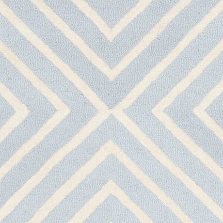 Safavieh Cambridge Cam129A Light Blue / Ivory Rugs.