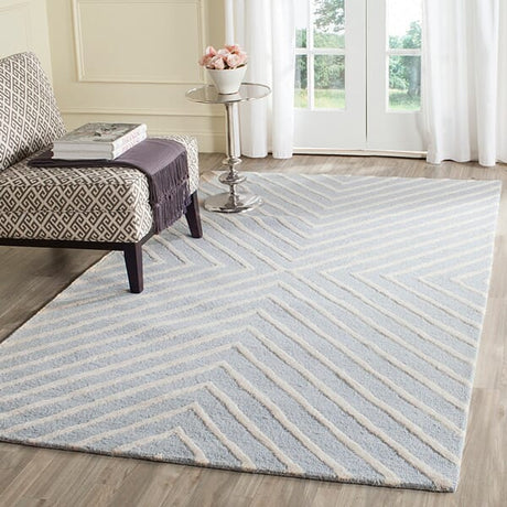 Safavieh Cambridge Cam129A Light Blue / Ivory Rugs.