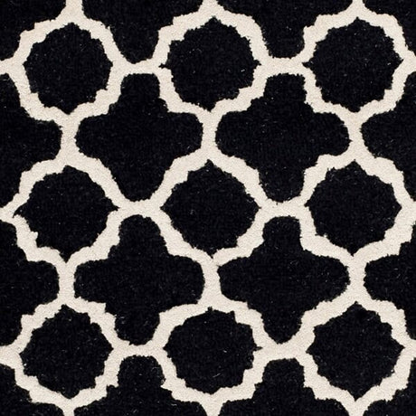 Safavieh Cambridge Cam130E Black / Ivory Rugs.