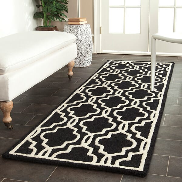 Safavieh Cambridge Cam131E Black / Ivory Geometric Area Rug