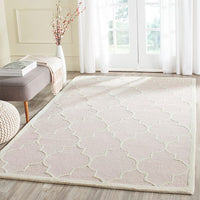 Safavieh Cambridge Cam134M Light Pink / Ivory Geometric Area Rug