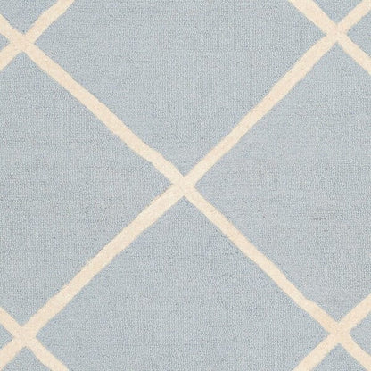 Safavieh Cambridge Cam136A Light Blue / Ivory Geometric Area Rug