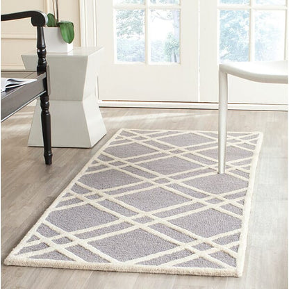 Safavieh Cambridge Cam142D Silver / Ivory Geometric Area Rug