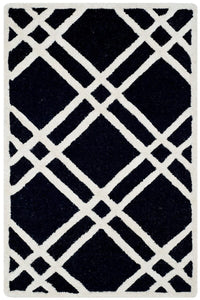 Safavieh Cambridge Cam142E Black / Ivory Geometric Area Rug