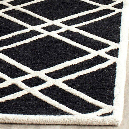 Safavieh Cambridge Cam142E Black / Ivory Geometric Area Rug