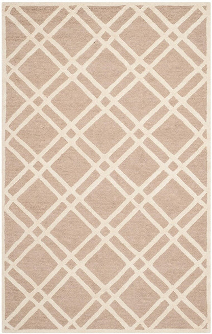 Safavieh Cambridge Cam142J Beige / Ivory Geometric Area Rug