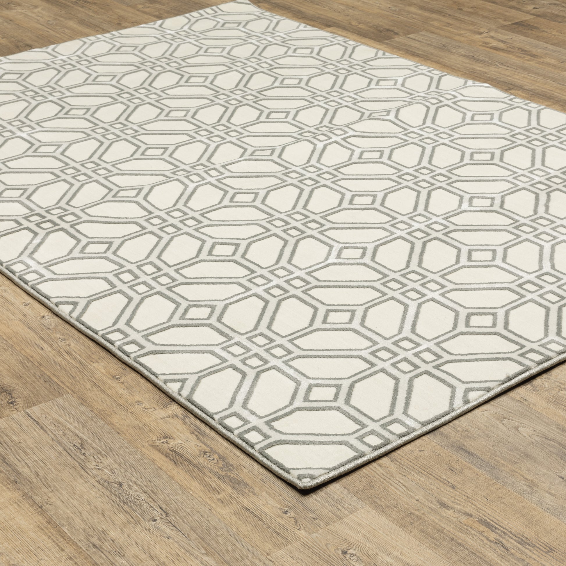 Oriental Weavers Sphinx Capistrano 522A1 Ivory/ Grey Area Rug