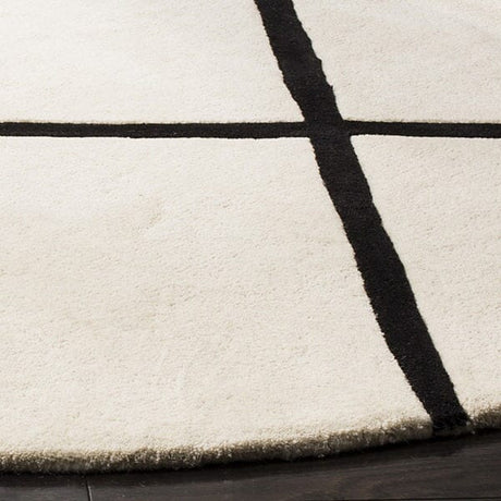 Safavieh Chatham Cht720A Ivory / Black Rugs.