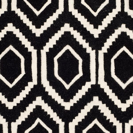 Safavieh Chatham Cht731K Black / Ivory Rugs.