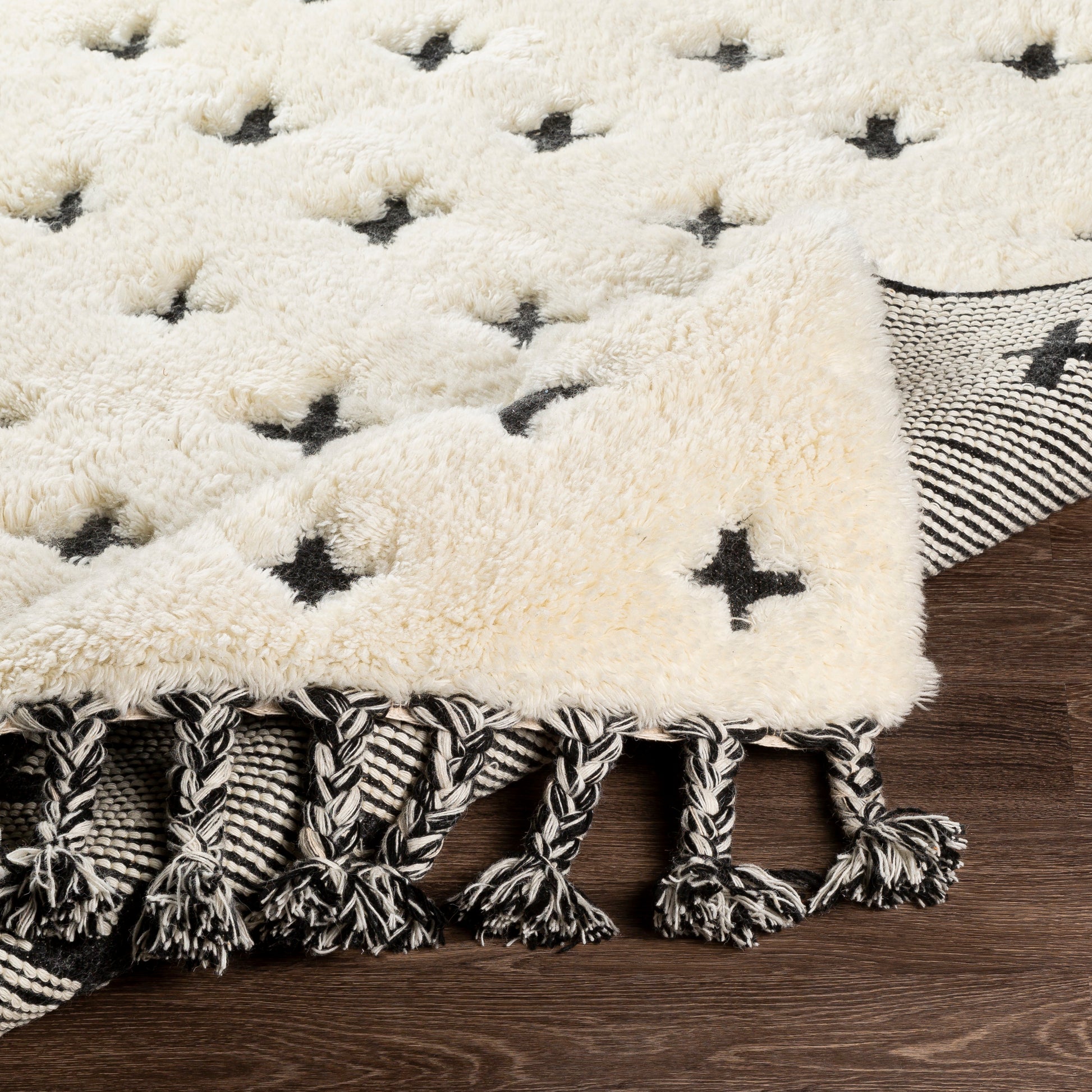 Surya Camille Cme-2300 Cream, Black Area Rug