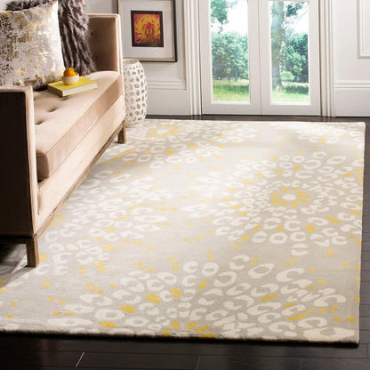 Safavieh Capri Cpr355A Grey / Ivory Geometric Area Rug