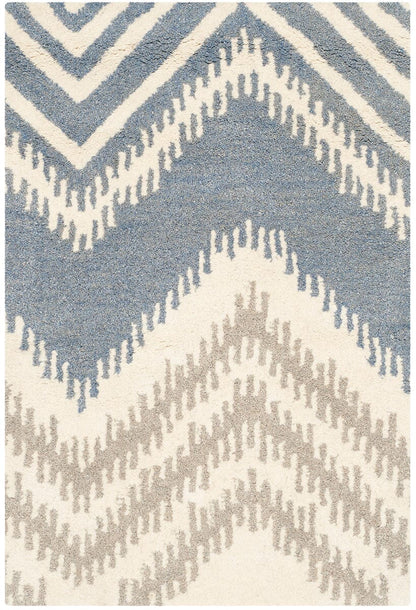 Safavieh Capri Cpr445A Blue / Ivory Chevron Area Rug