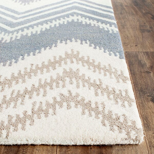 Safavieh Capri Cpr445A Blue / Ivory Chevron Area Rug