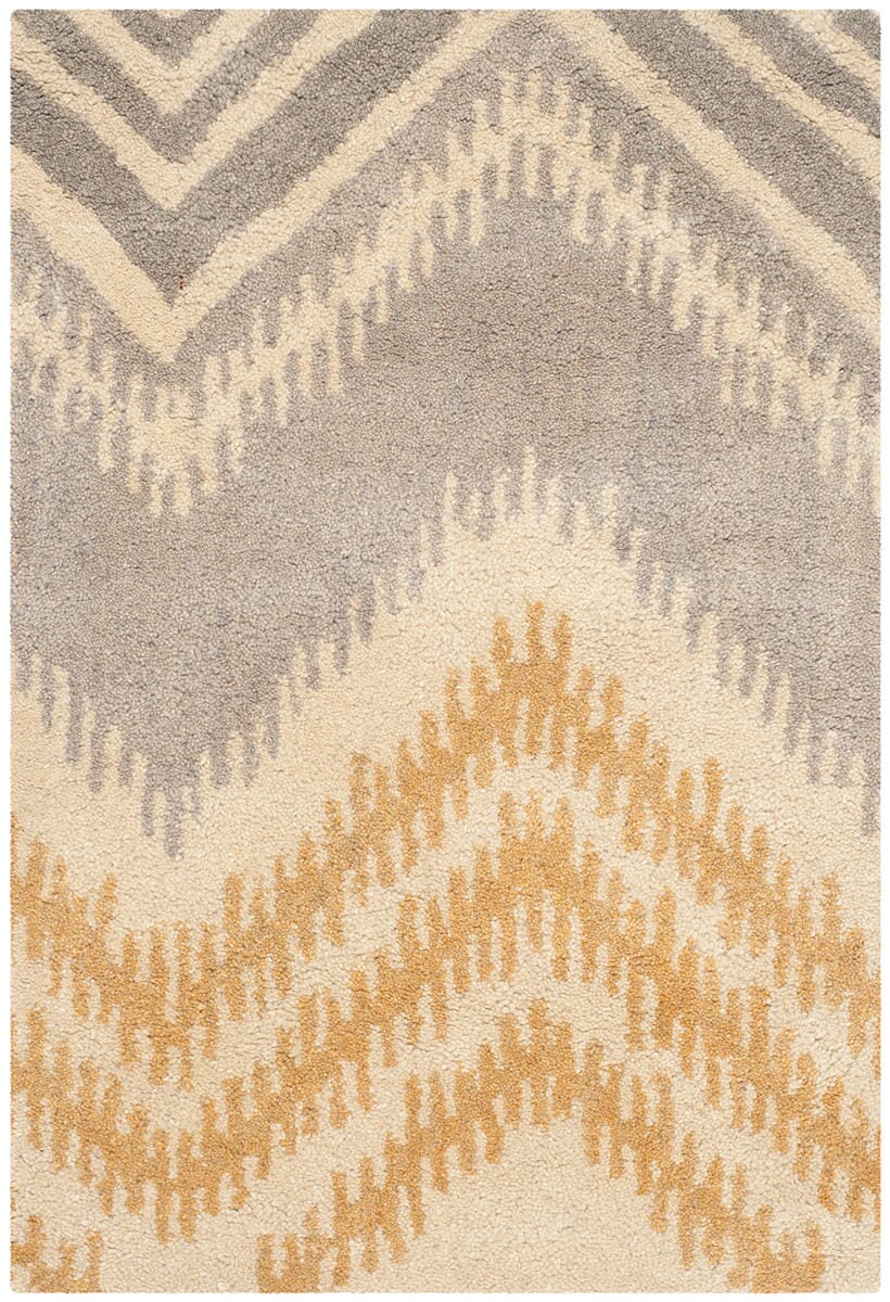 Safavieh Capri Cpr445B Grey / Gold Chevron Area Rug