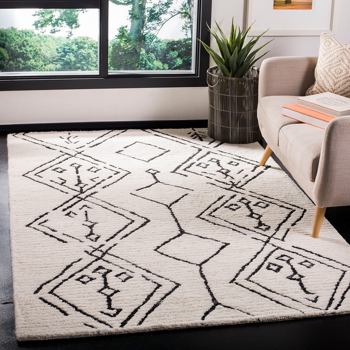 Safavieh Casablanca Csb201Z Ivory / Black Moroccan Area Rug