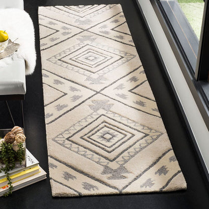 Safavieh Casablanca Csb302A Ivory / Grey Moroccan Area Rug