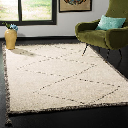 Safavieh Casablanca Csb911A Ivory / Charcoal Moroccan Area Rug