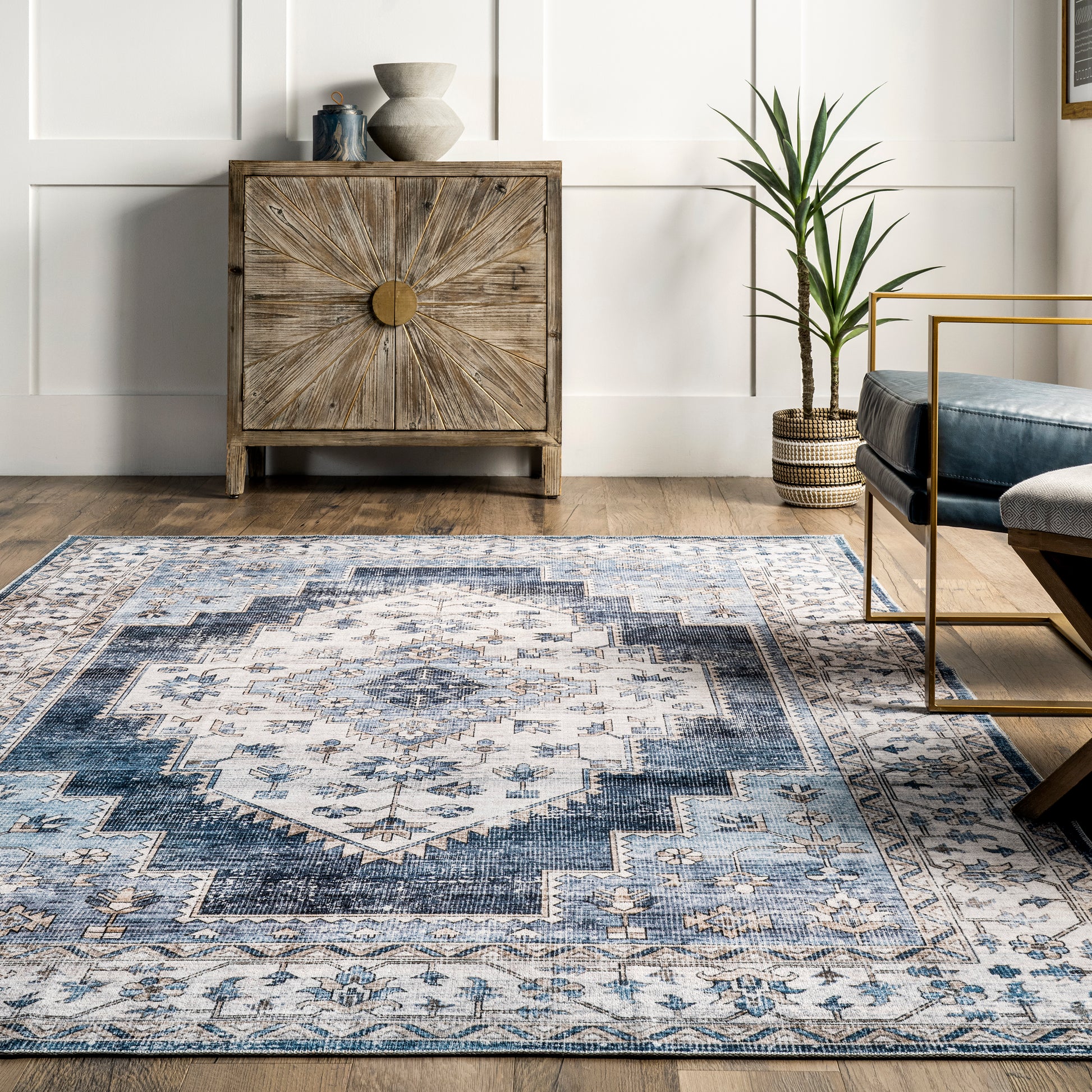 AreaRugs.com Wavaj Nwa1072A Navy Area Rug