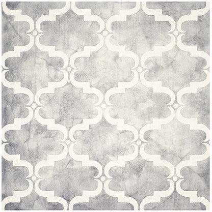 Safavieh Dip Dye Ddy536C Grey / Ivory Geometric Area Rug